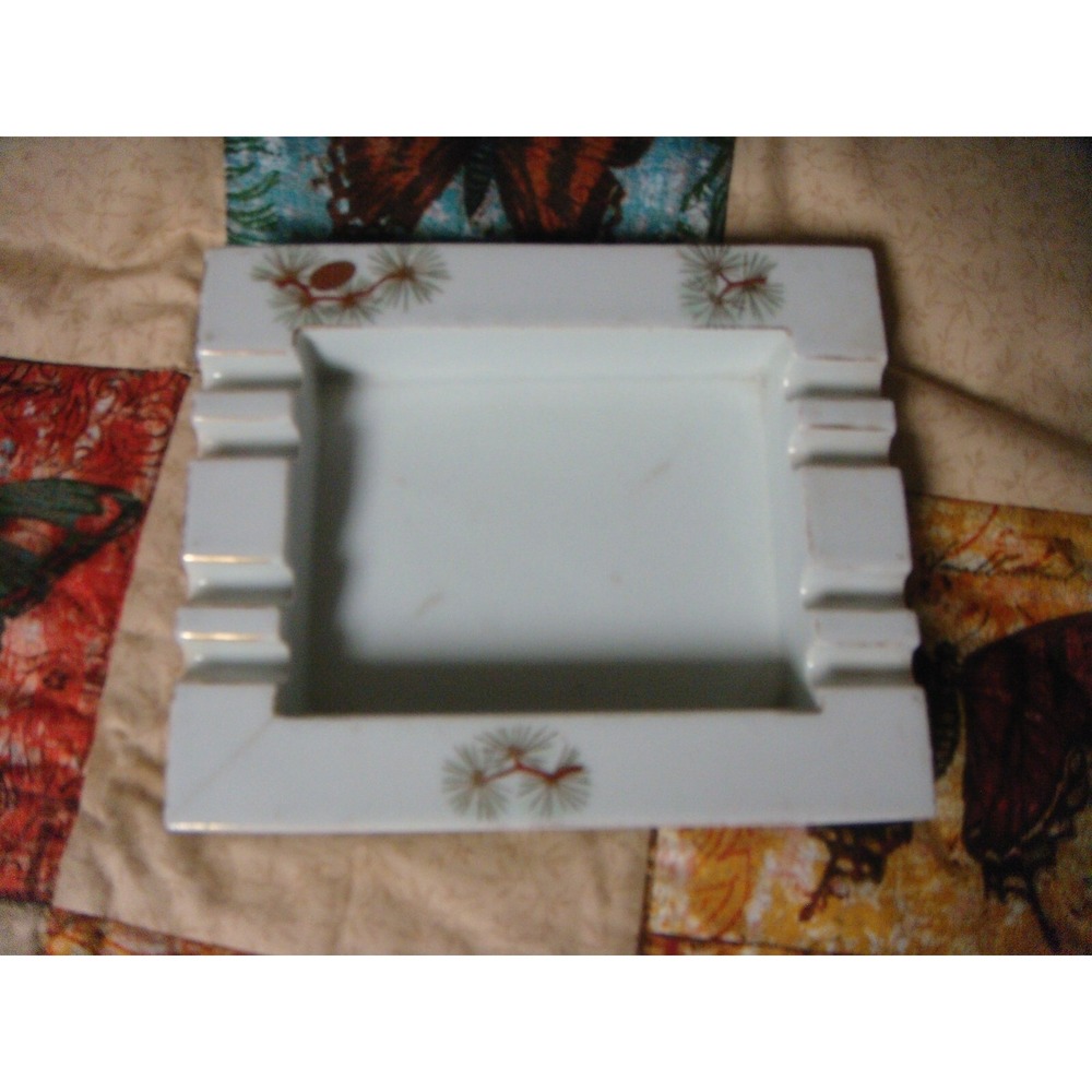 Fukagawa Arita vintage ashtray made in Japan pine cones #904 hand painted
